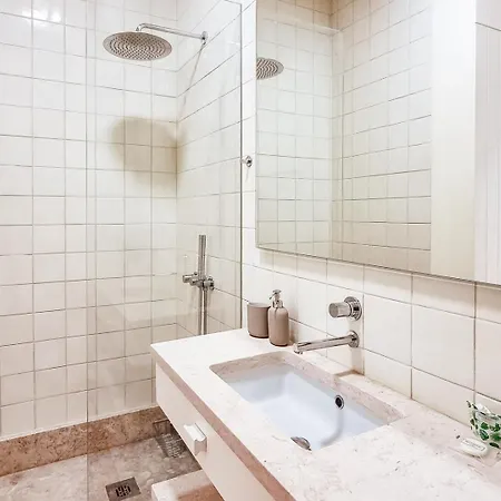 W. Lots Of In A Beautiful Terrace Апартаменти *