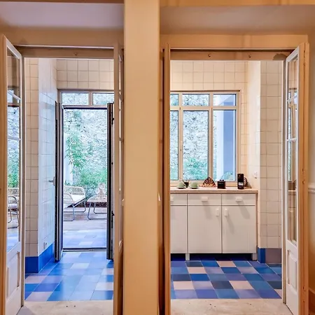 W. Lots Of In A Beautiful Terrace *