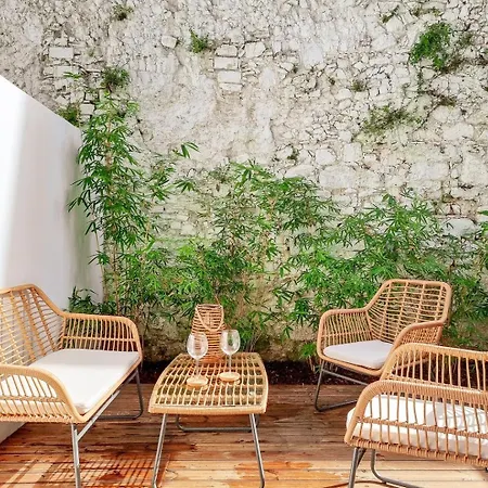 W. Lots Of In A Beautiful Terrace Lissabon