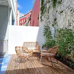 W. Lots Of In A Beautiful Terrace Lisboa