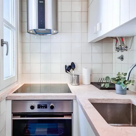 W. Lots Of In A Beautiful Terrace Appartement *