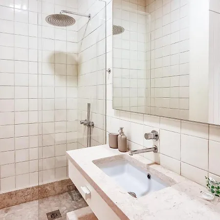 W. Lots Of In A Beautiful Terrace Appartement Lissabon