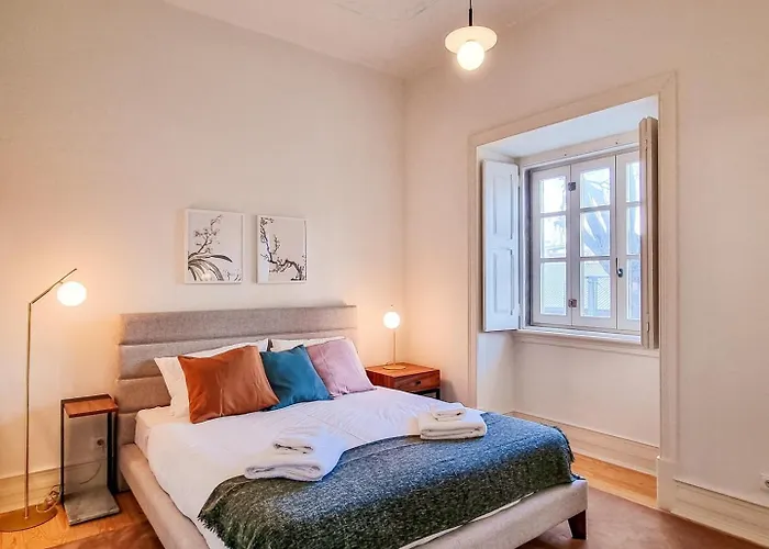 W. Lots Of In A Beautiful Terrace *