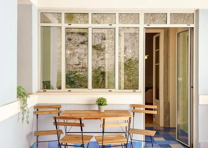 W. Lots Of In A Beautiful Terrace *