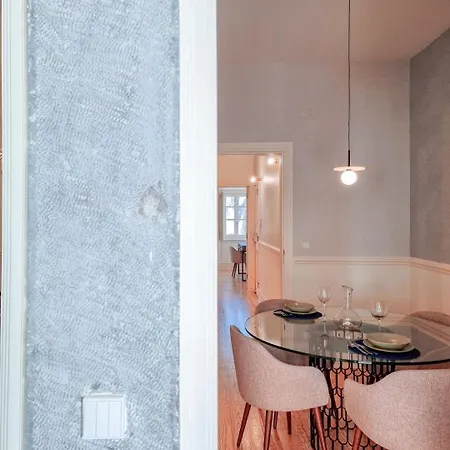 W. Lots Of In A Beautiful Terrace *